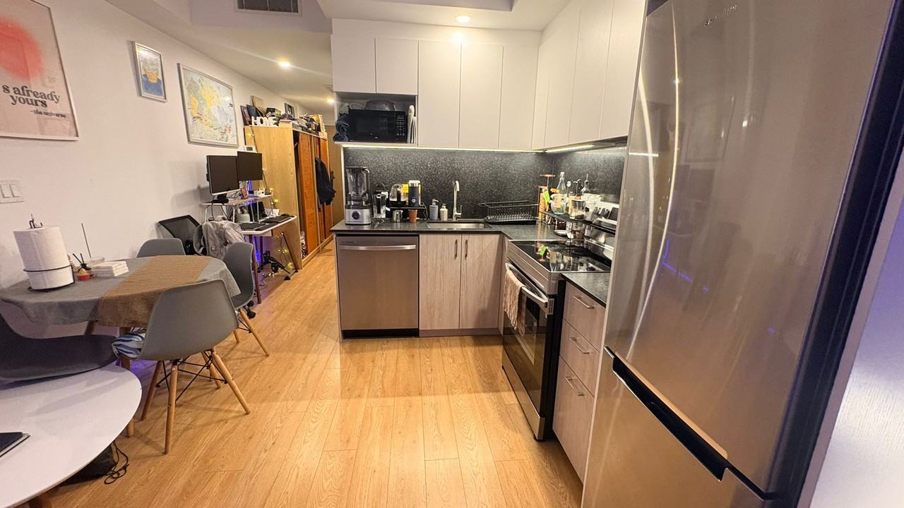 790 Rue William - Photo 6 of 10