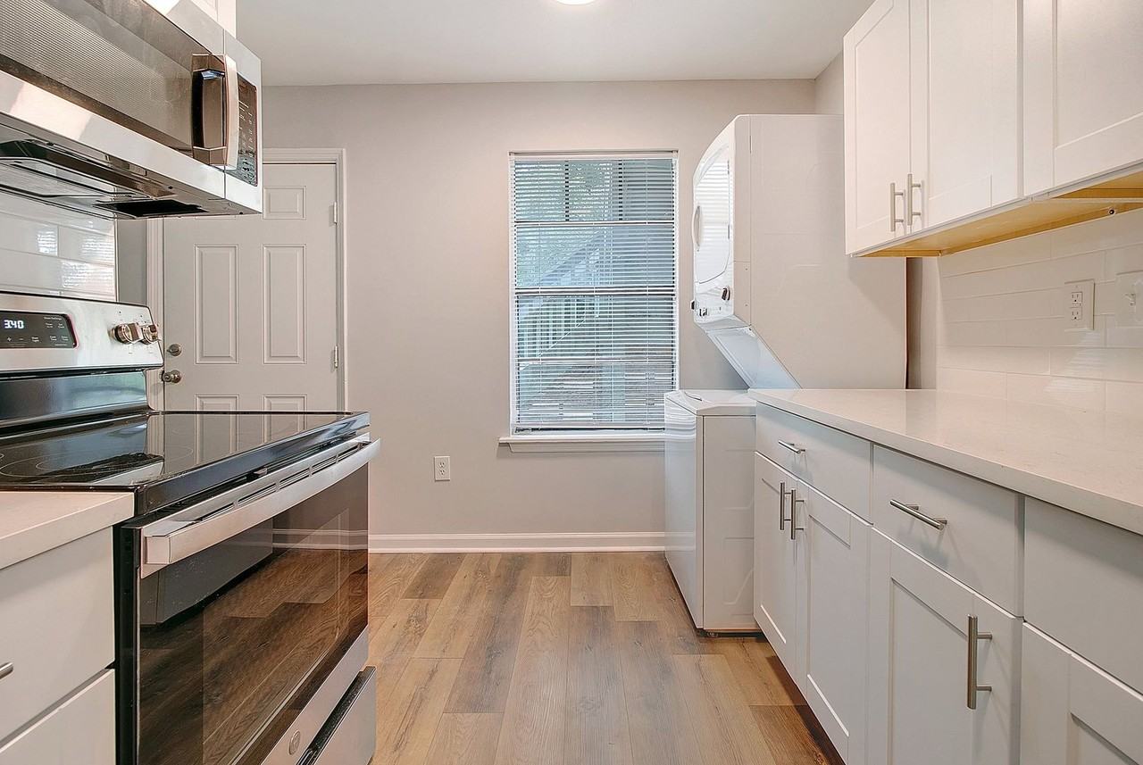 4003 S Rhett Ave - Photo 2 of 25