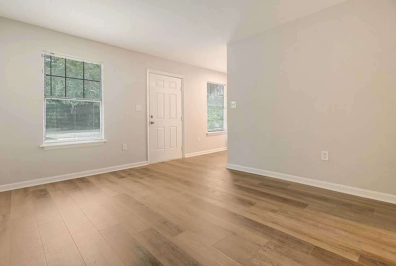 4003 S Rhett Ave - Photo 7 of 25
