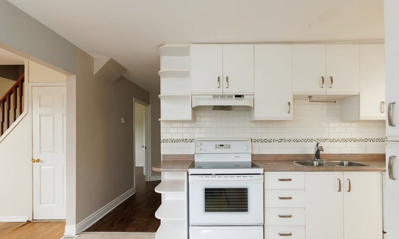 1185 Albany Street - Photo 7 of 27