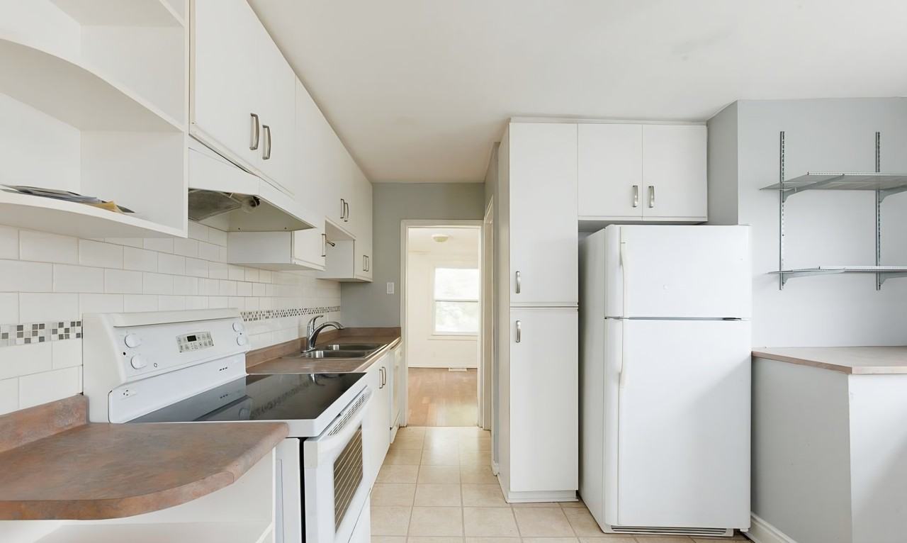 1185 Albany Street - Photo 6 of 27