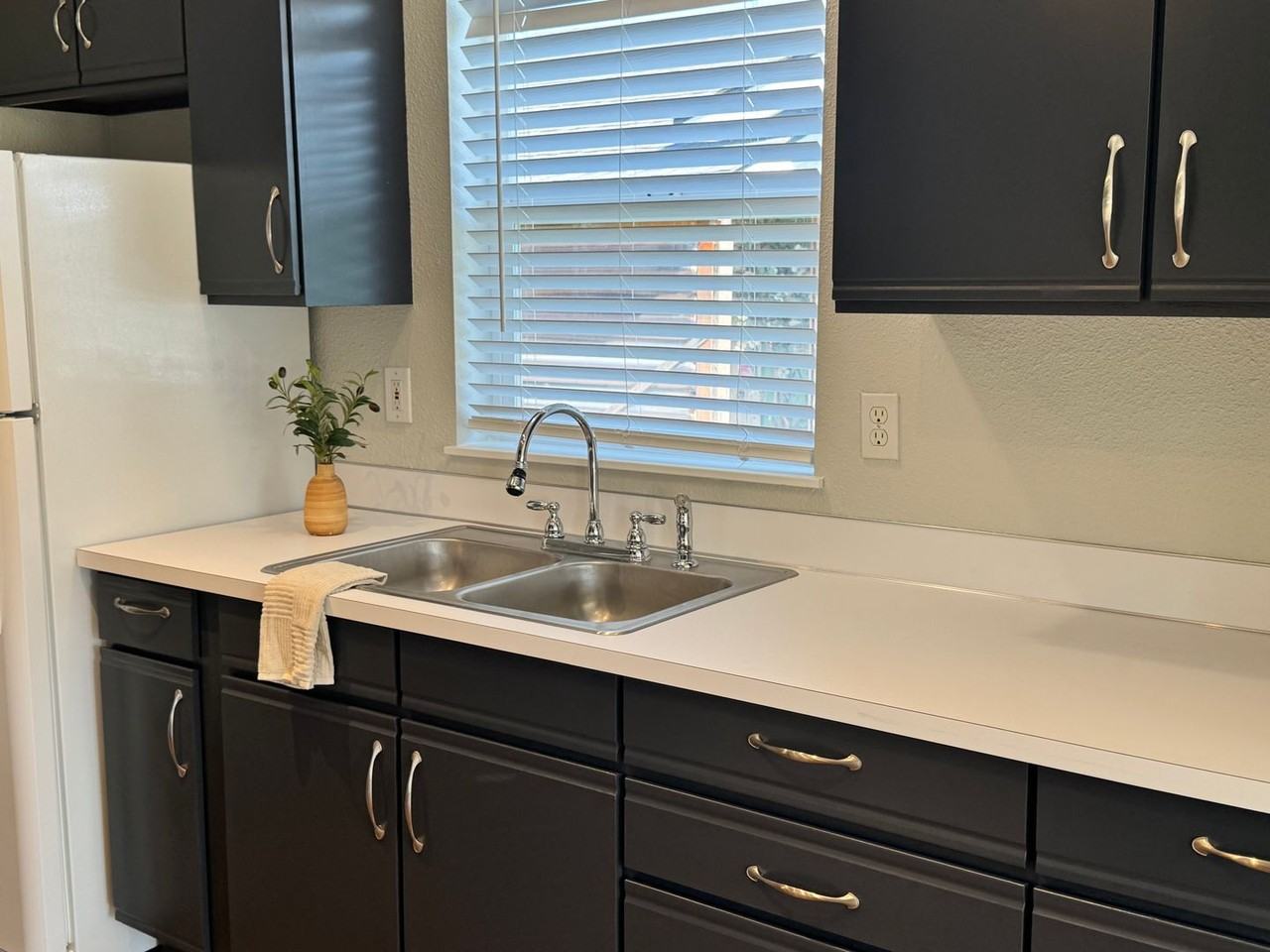 119 N 29th Pl - Photo 5 of 24