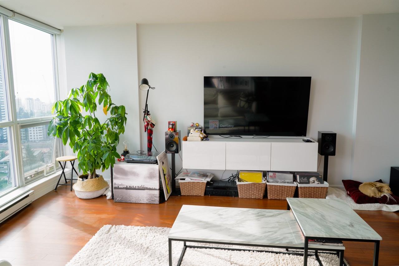 6088 Willingdon Avenue - Photo 4 of 15