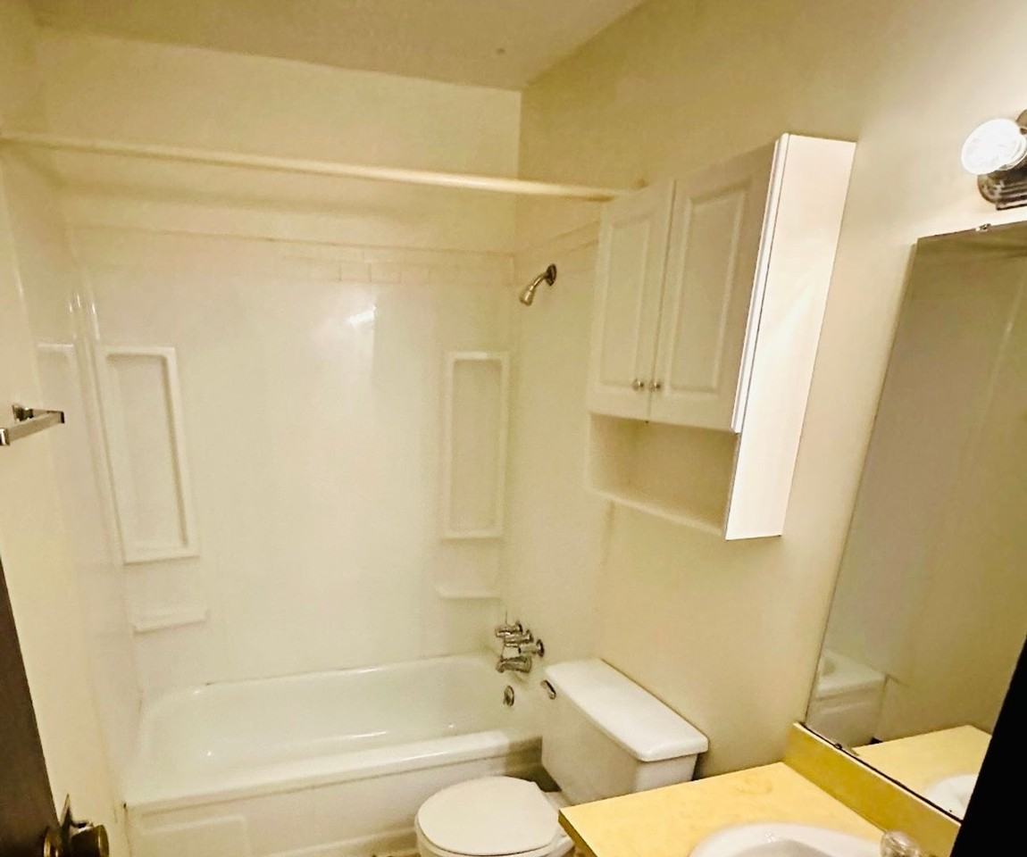Where comfort, convenience, and classic charm come together! - Photo 4 of 16