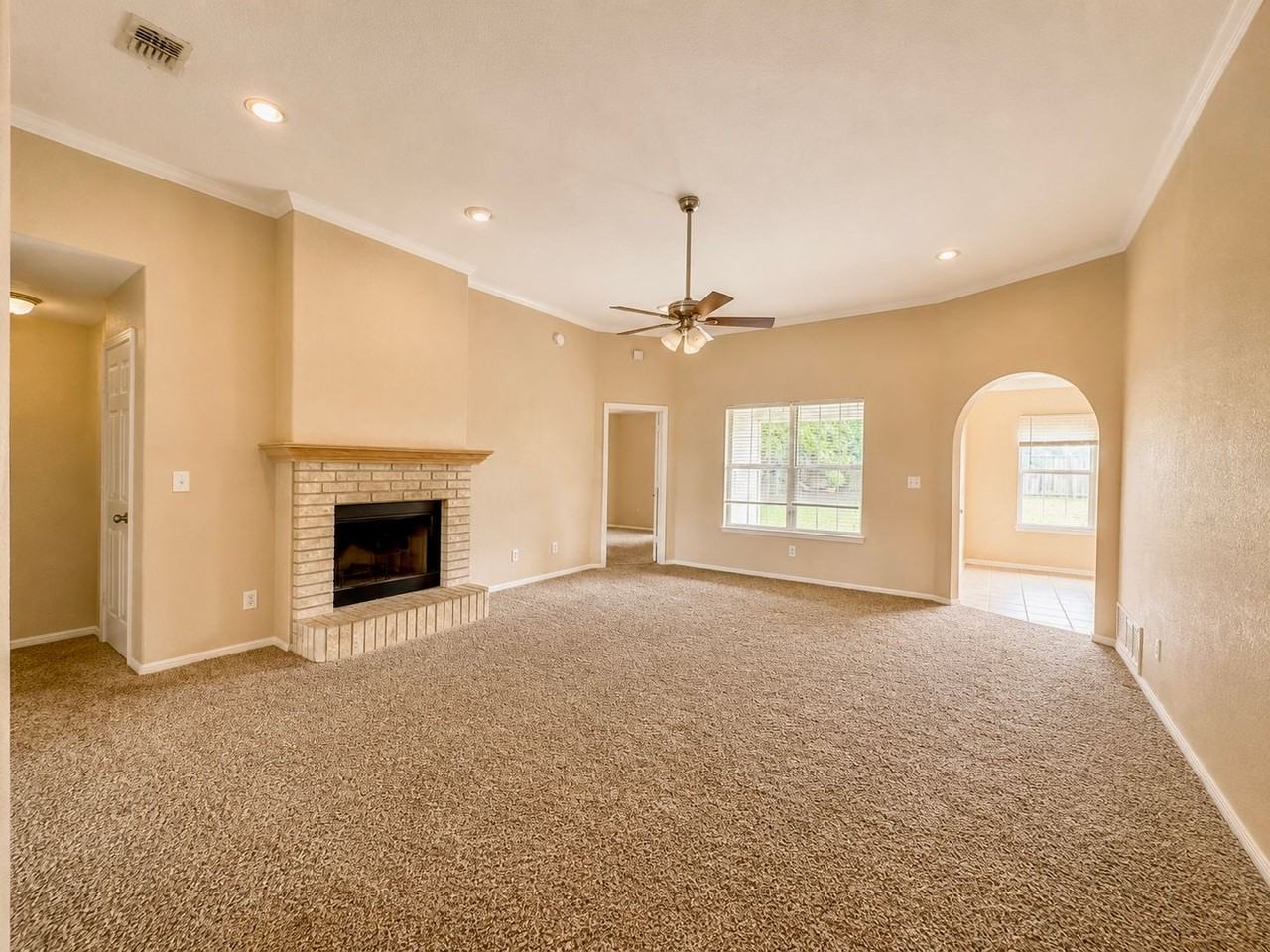 1706 Granex Dr - Photo 2 of 11