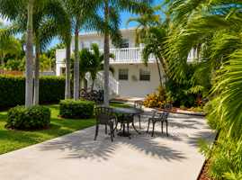 featured image of 225 S Ocean Breeze