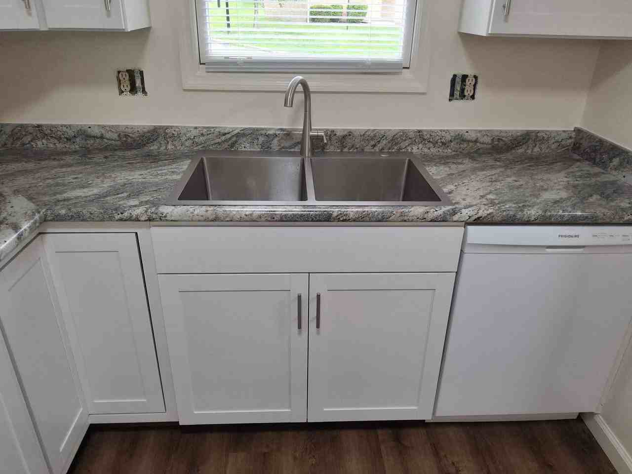 122 Alderman Dr - Photo 2 of 13