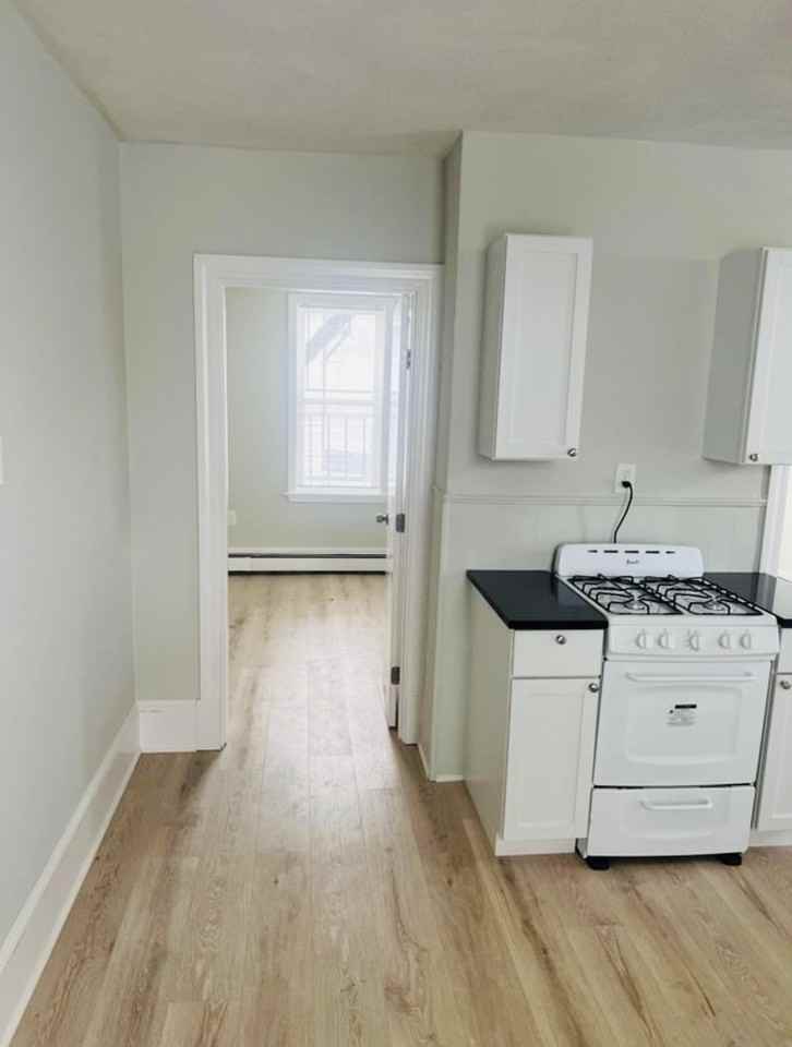 62 Greenwich St #2R - Photo 3 of 7