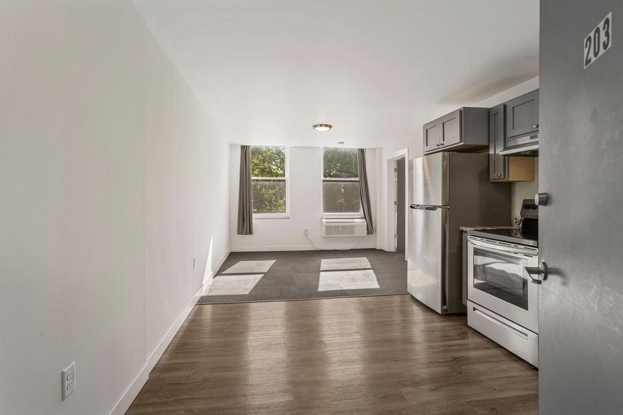 703 N Park/704 N Main - Photo 4 of 50