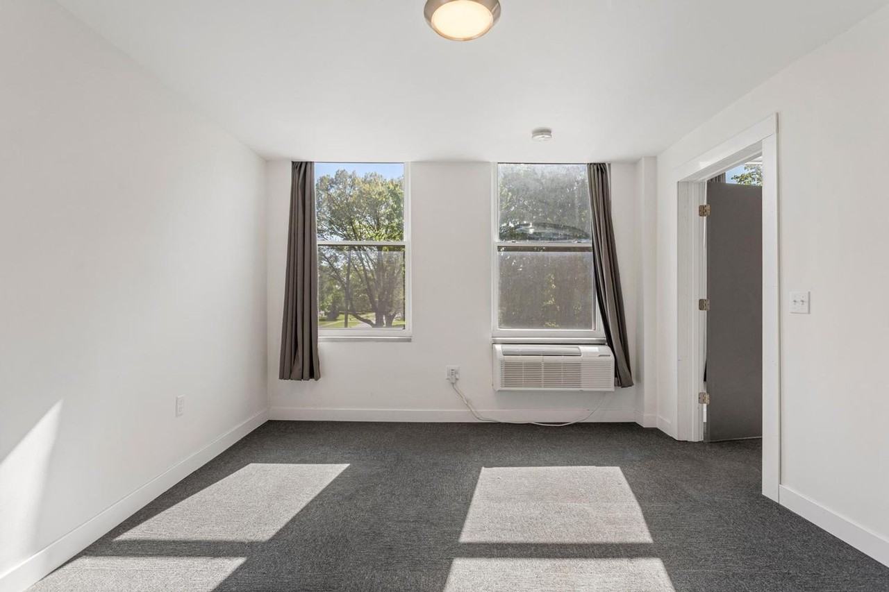 703 N Park/704 N Main - Photo 5 of 50