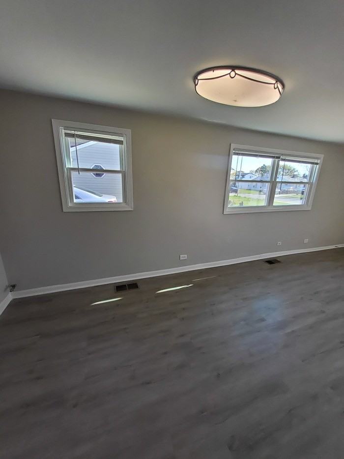 4134 W 90th St - Photo 4 of 8