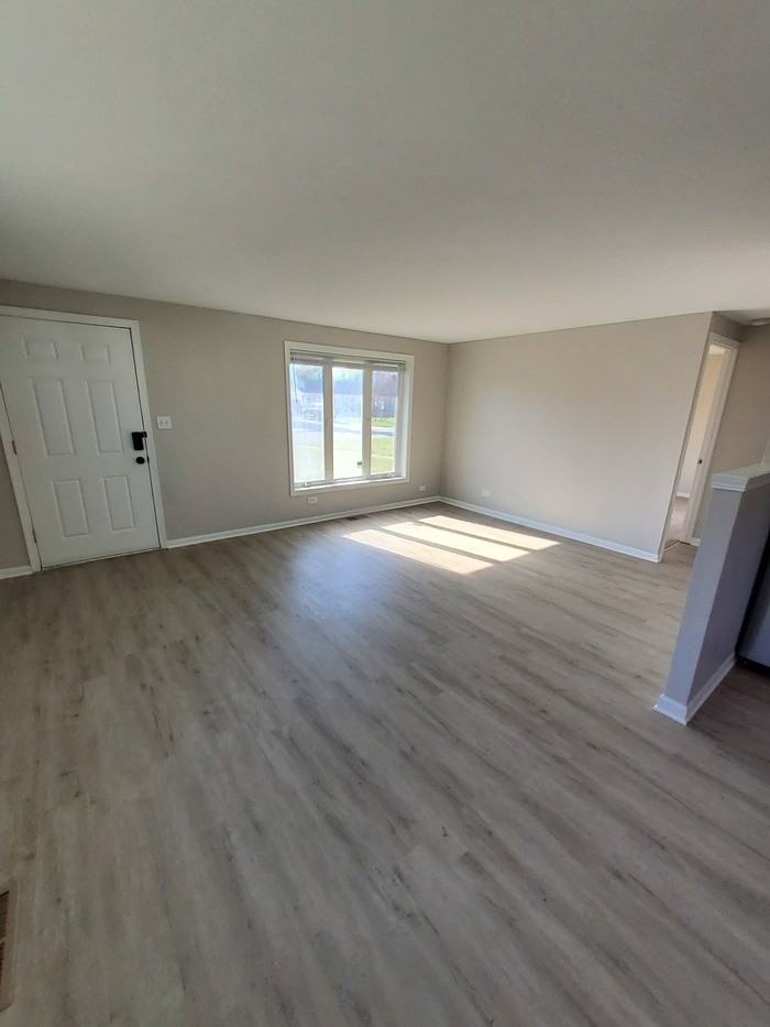 4134 W 90th St - Photo 5 of 8