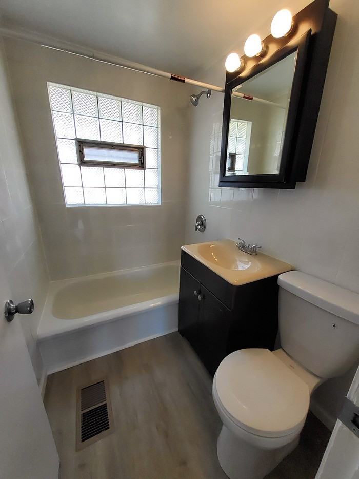 4134 W 90th St - Photo 6 of 8