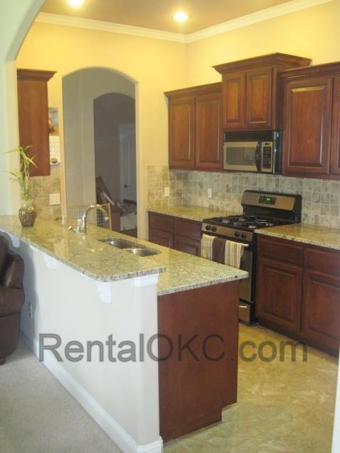 928 Ashwood Ln - Photo 5 of 11