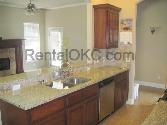 928 Ashwood Ln - Photo 6 of 11
