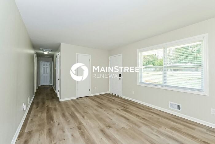 2816 Knollview Dr - Photo 3 of 16