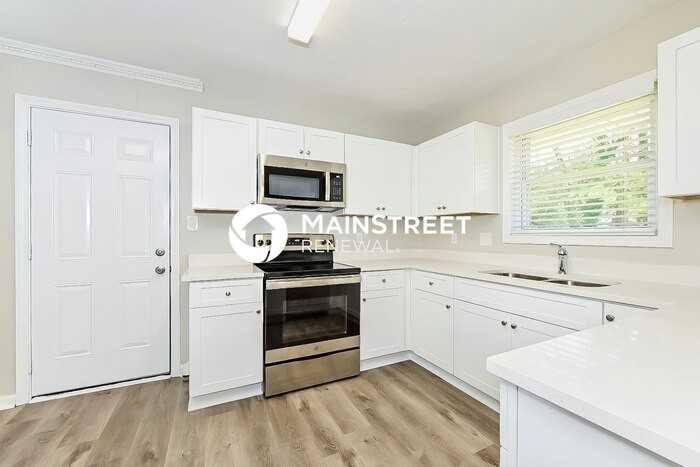 2816 Knollview Dr - Photo 5 of 16