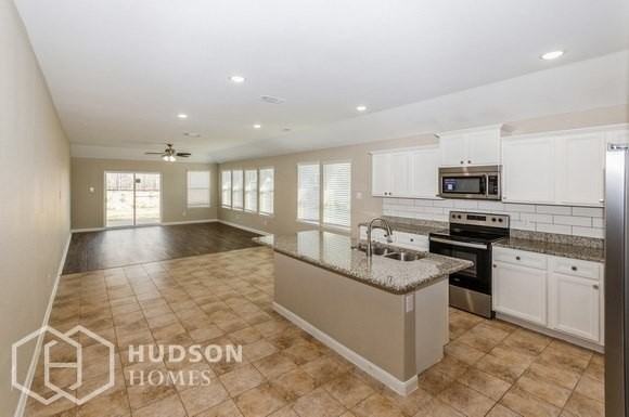 9200 Hawthorne Dr - Photo 3 of 14