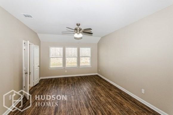 9200 Hawthorne Dr - Photo 5 of 14
