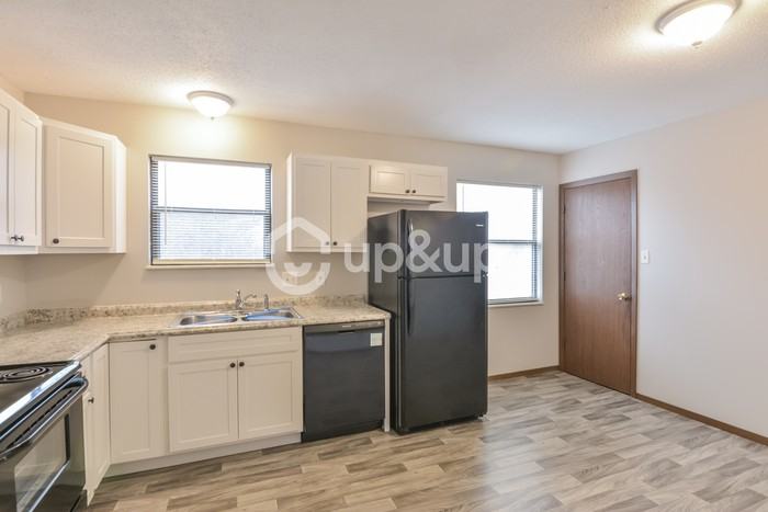 10563 Boylston Dr - Photo 5 of 16