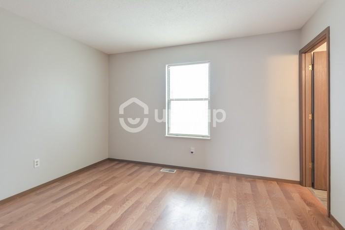 10563 Boylston Dr - Photo 7 of 16