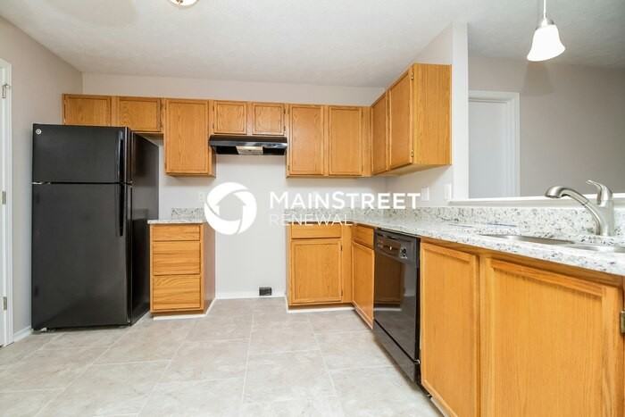 7218 Hidden Lake Dr - Photo 4 of 15