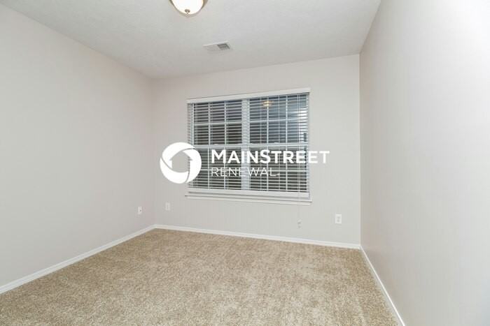 7218 Hidden Lake Dr - Photo 6 of 15