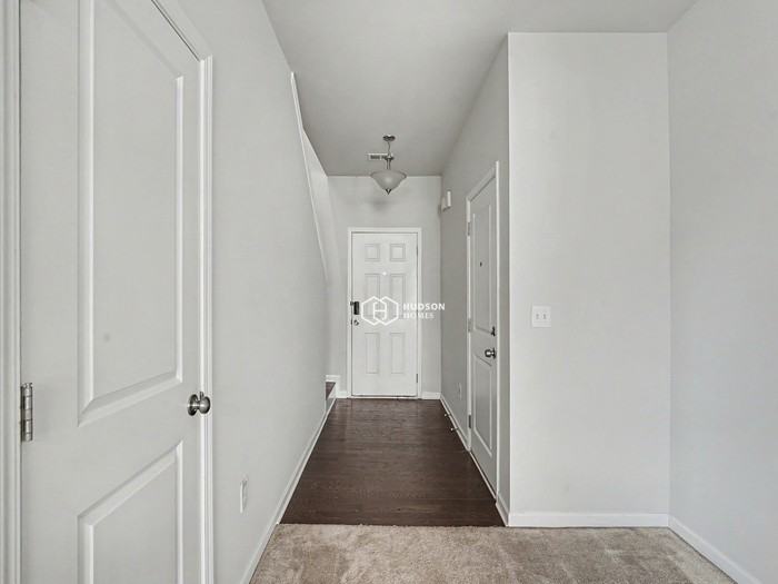 808 Royal Red Ct - Photo 5 of 32