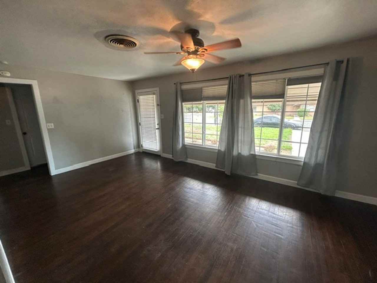 1502 1500, 1502 W. School St. - Photo 2 of 10