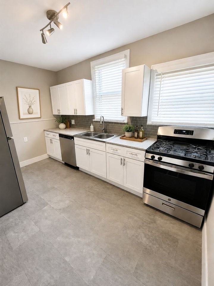 *** House for Rent * Pet Friendly * Amazing Location in Dormont * Available Now * Spacious & Renovated *** - Photo 3 of 10