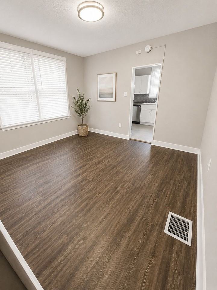 *** House for Rent * Pet Friendly * Amazing Location in Dormont * Available Now * Spacious & Renovated *** - Photo 5 of 10