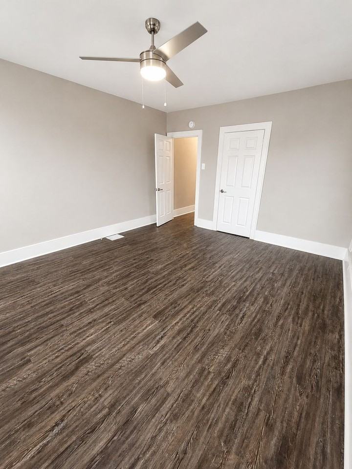 *** House for Rent * Pet Friendly * Amazing Location in Dormont * Available Now * Spacious & Renovated *** - Photo 7 of 10