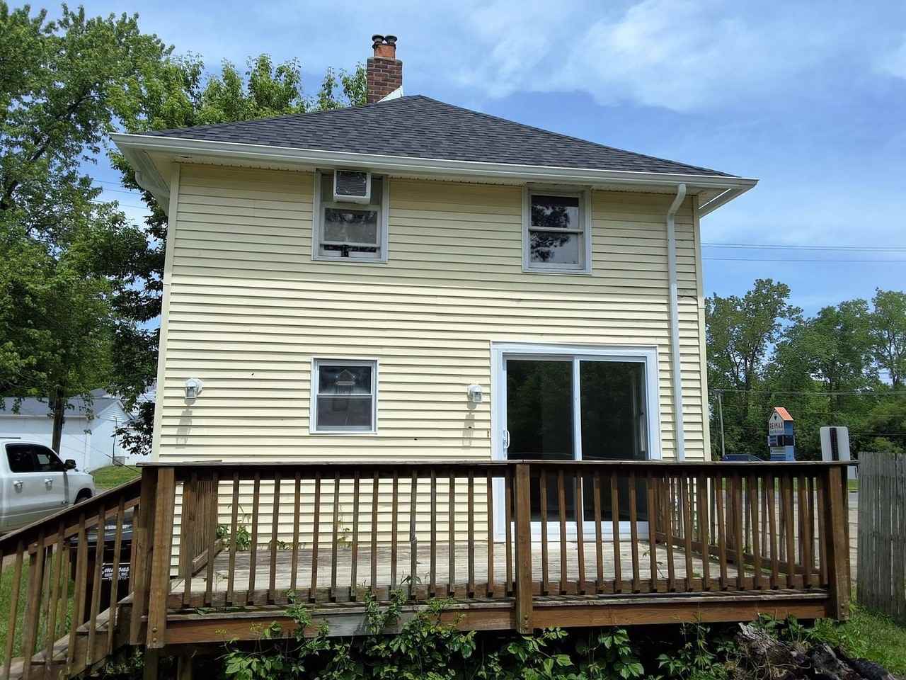 2321 W Main St - Photo 2 of 30