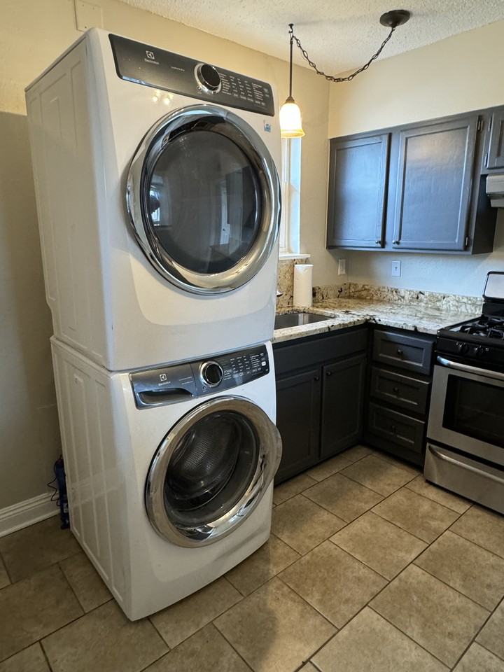 4117 Roneagle Way #D - Photo 5 of 17