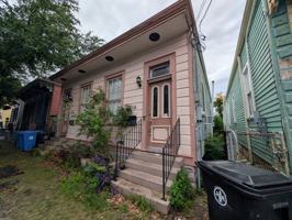 featured image of 718 Congress St #718
