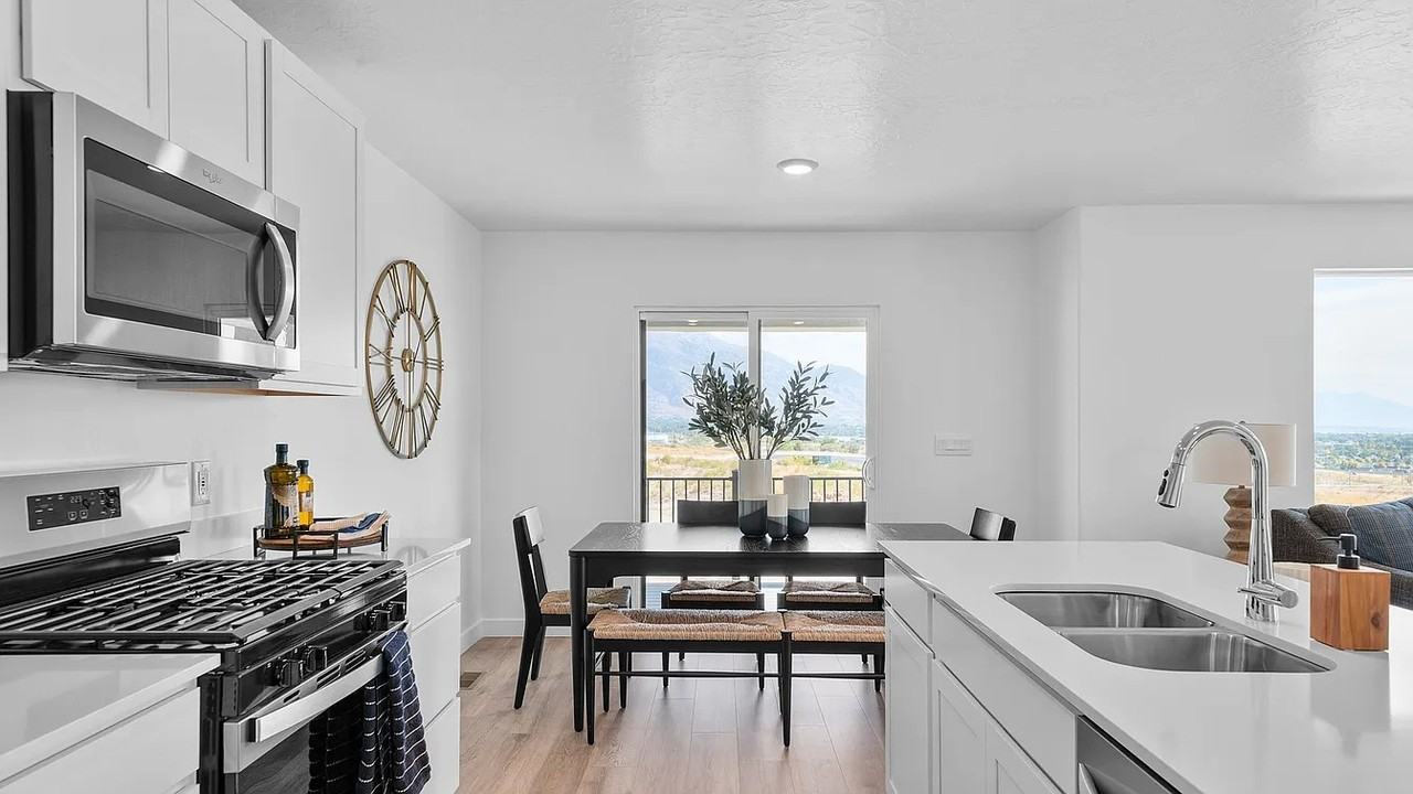 343 E Glencoe Dr #NA - Photo 2 of 15