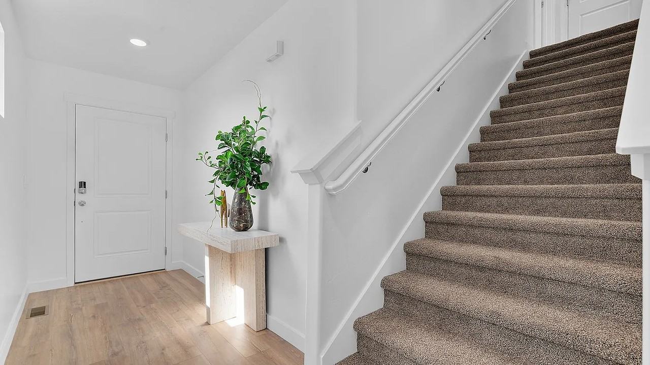 343 E Glencoe Dr #NA - Photo 3 of 15