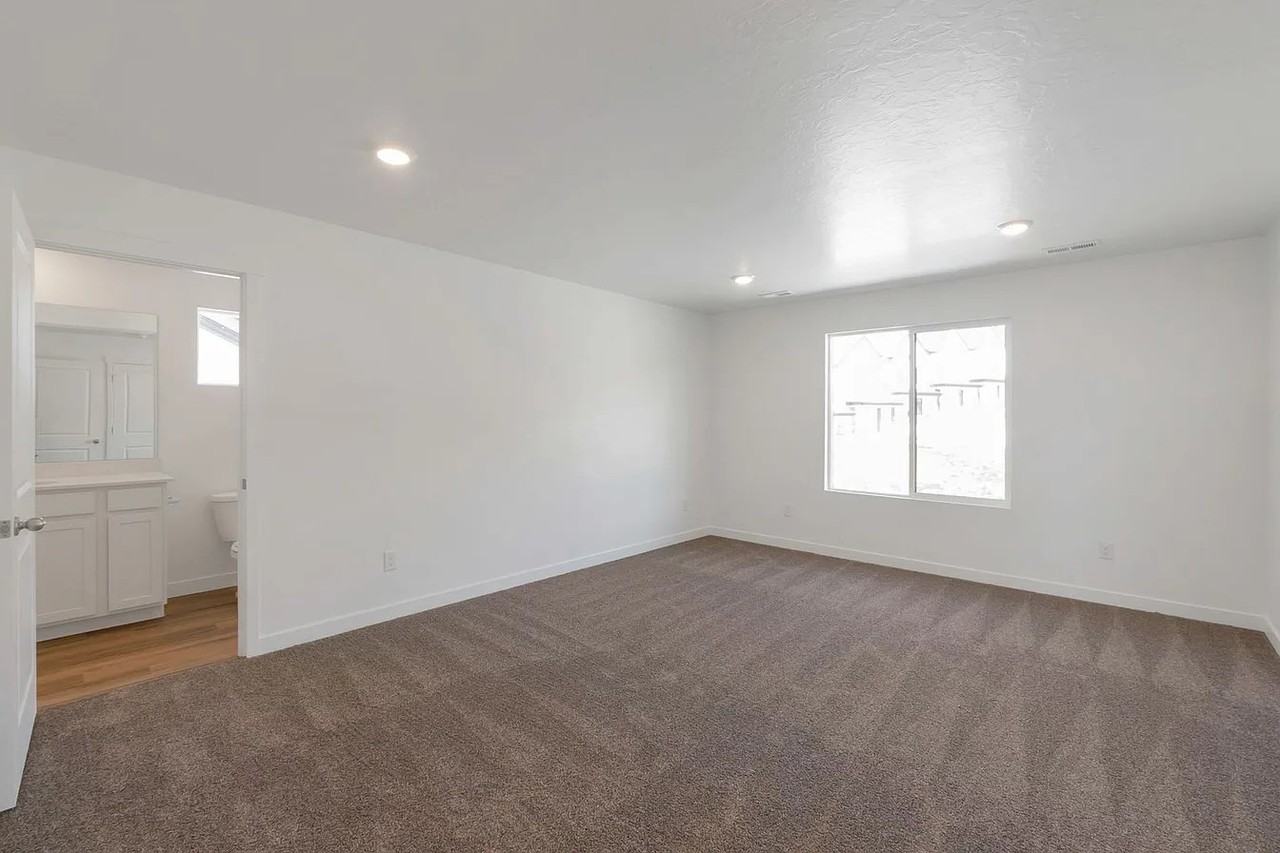 343 E Glencoe Dr #NA - Photo 5 of 15