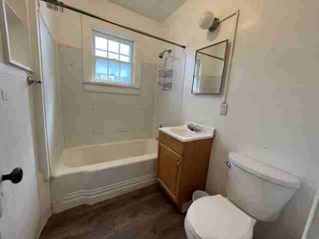 504 S 5th St #2 - Photo 3 of 6