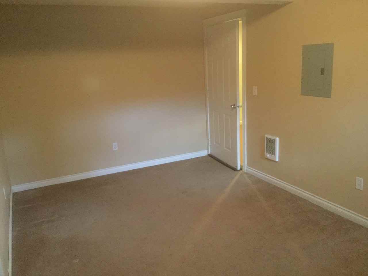 1200 E 4th St #1 - Photo 2 of 14