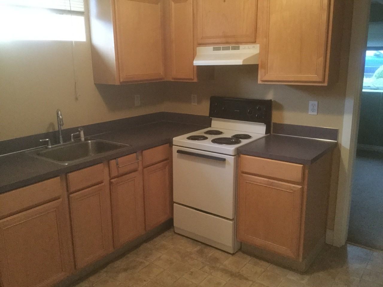 1200 E 4th St #1 - Photo 7 of 14