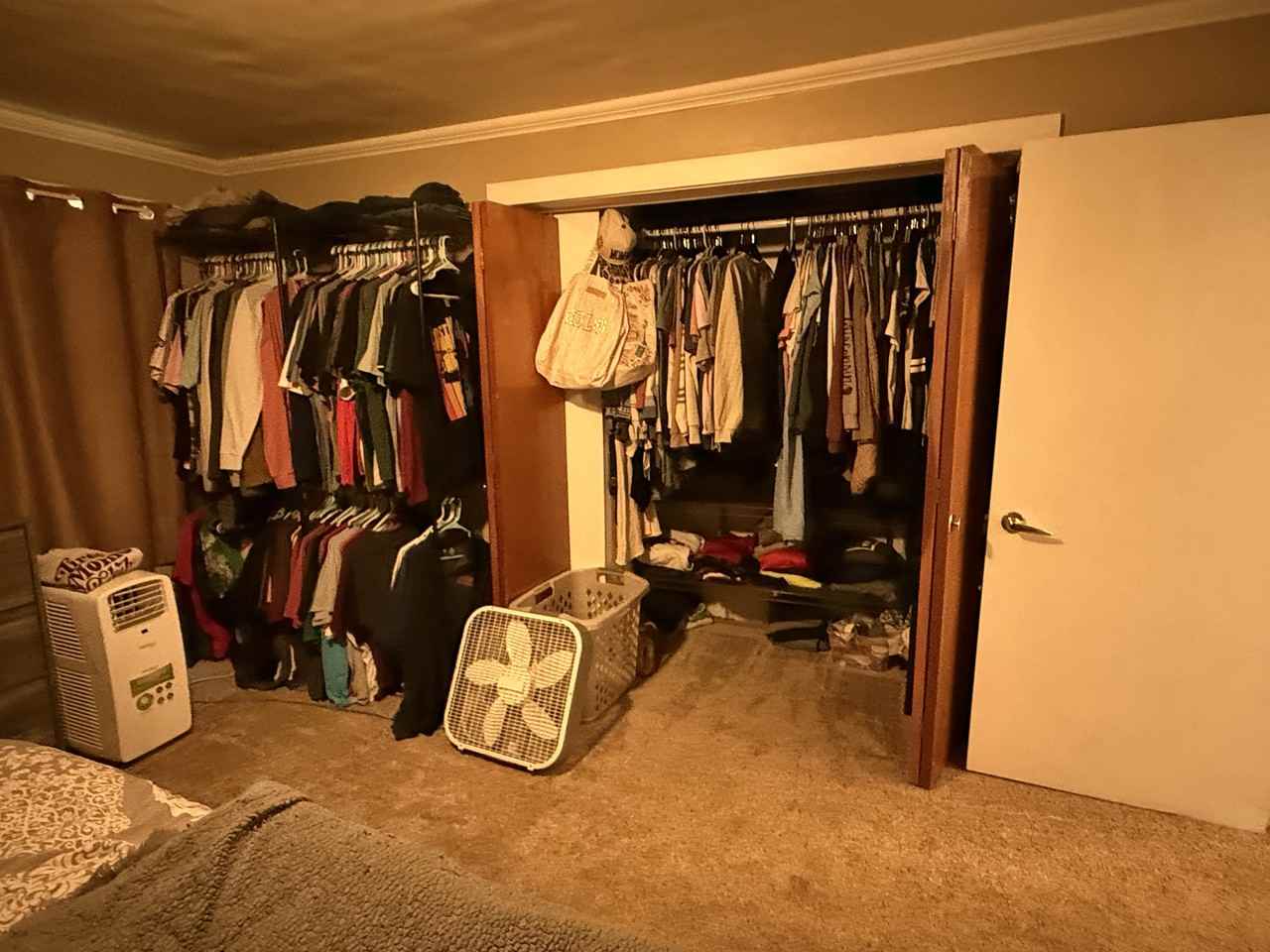 715 Cornelia St #715 - Photo 6 of 10