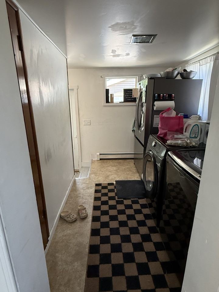 715 Cornelia St #715 - Photo 7 of 10