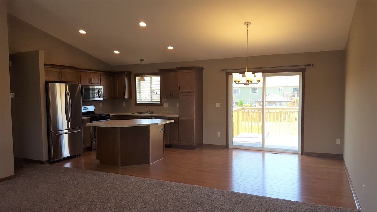 3920 Stone Point Dr Ne #NA - Photo 6 of 30