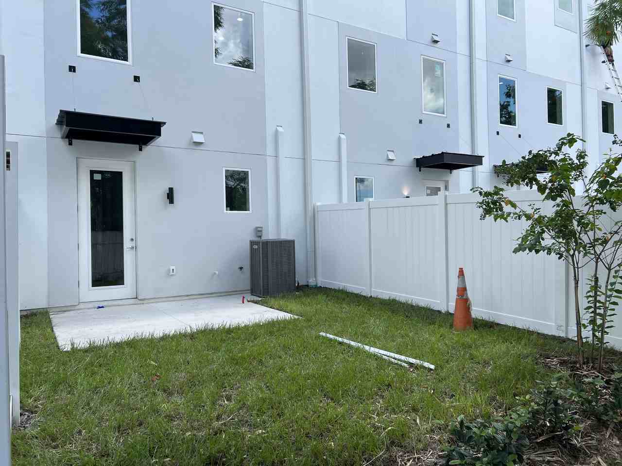 1520 N Pierce St #4 - Photo 6 of 50