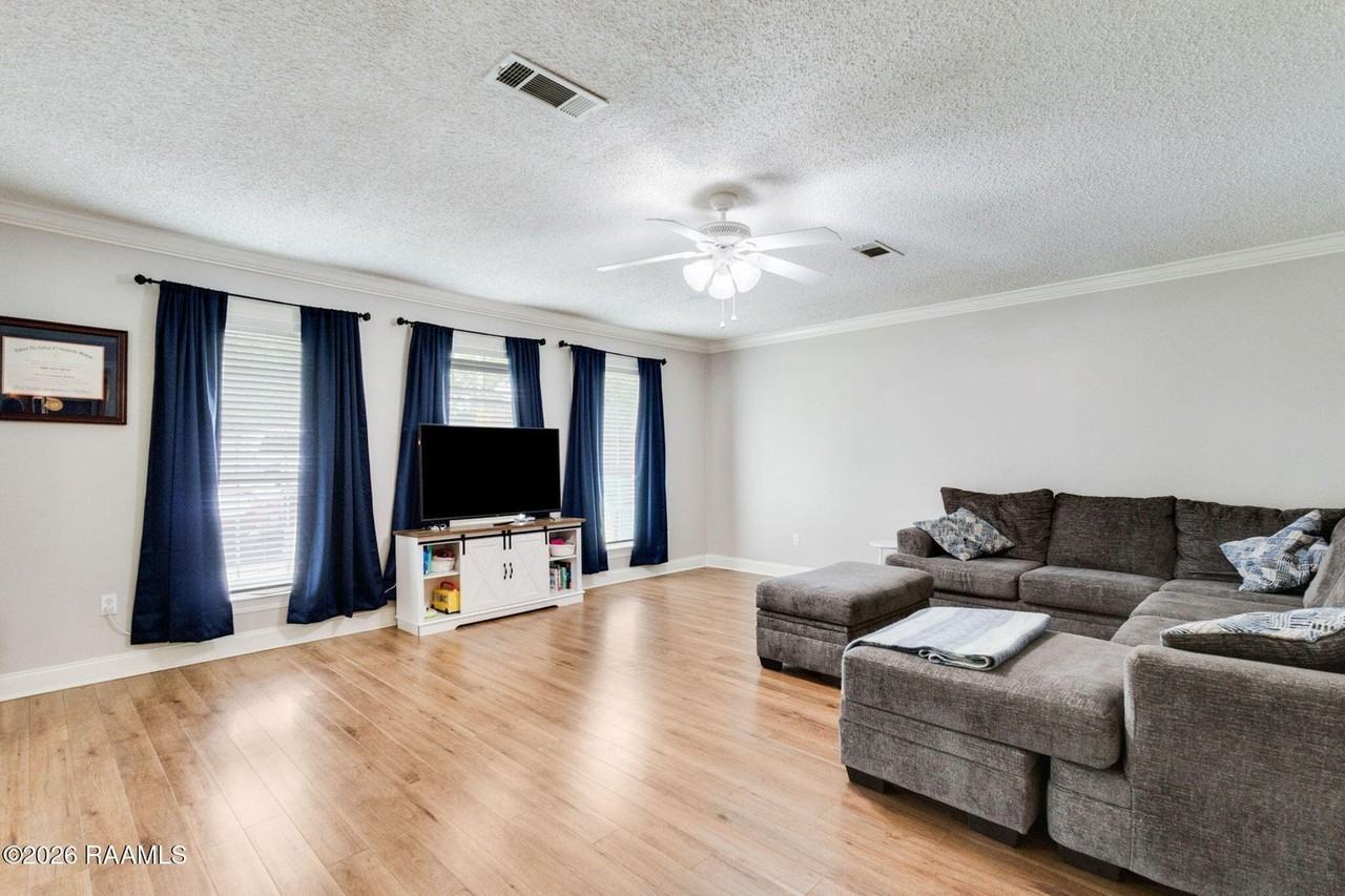 106 Maple Dr #NA - Photo 5 of 16
