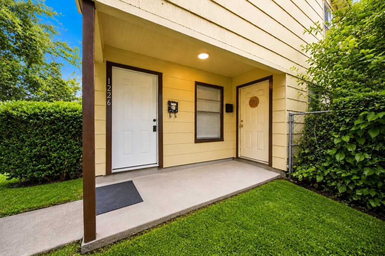 1228 6th Ave N - Photo 5 of 50