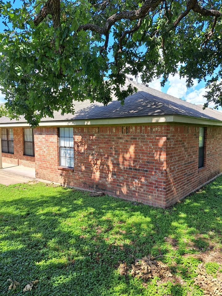 804 Redwood Ln #806 - Photo 4 of 22