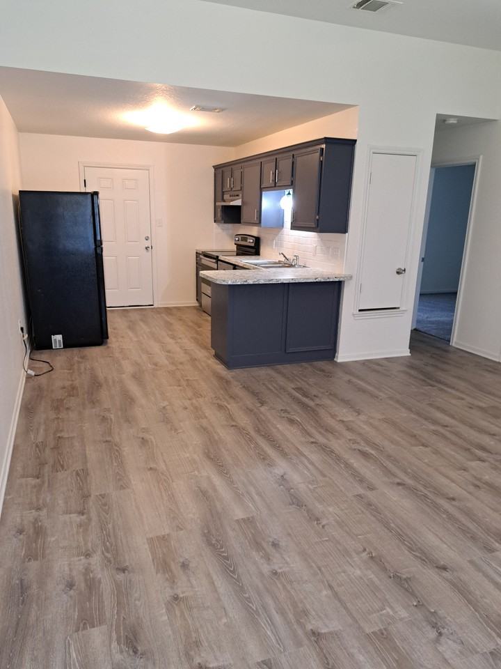 804 Redwood Ln #806 - Photo 6 of 22