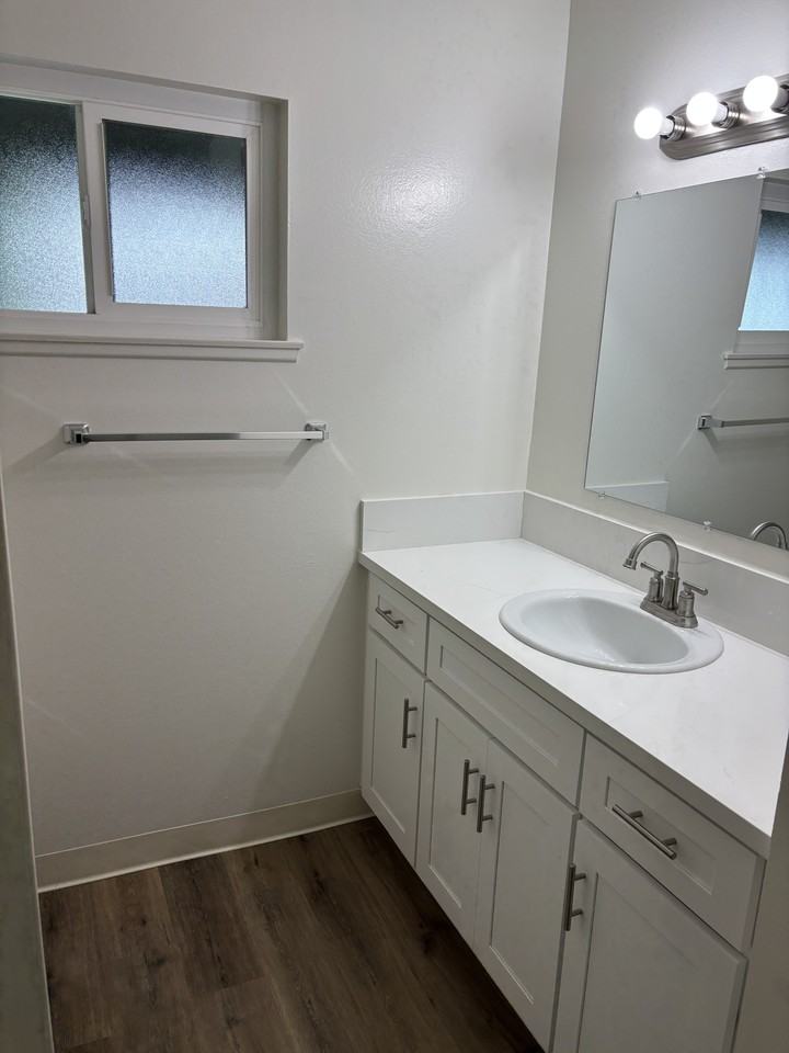 371 N Oak St #F - Photo 7 of 28